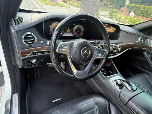 Used 2019 Mercedes-Benz S 560 Sedan image 17