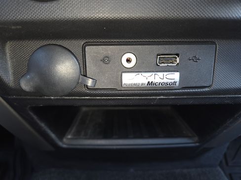 Used 2014 Ford F150 XLT image 12