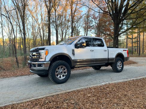 Used 2019 Ford F250 King Ranch w/ King Ranch Ultimate Package AWD/4WD image 12