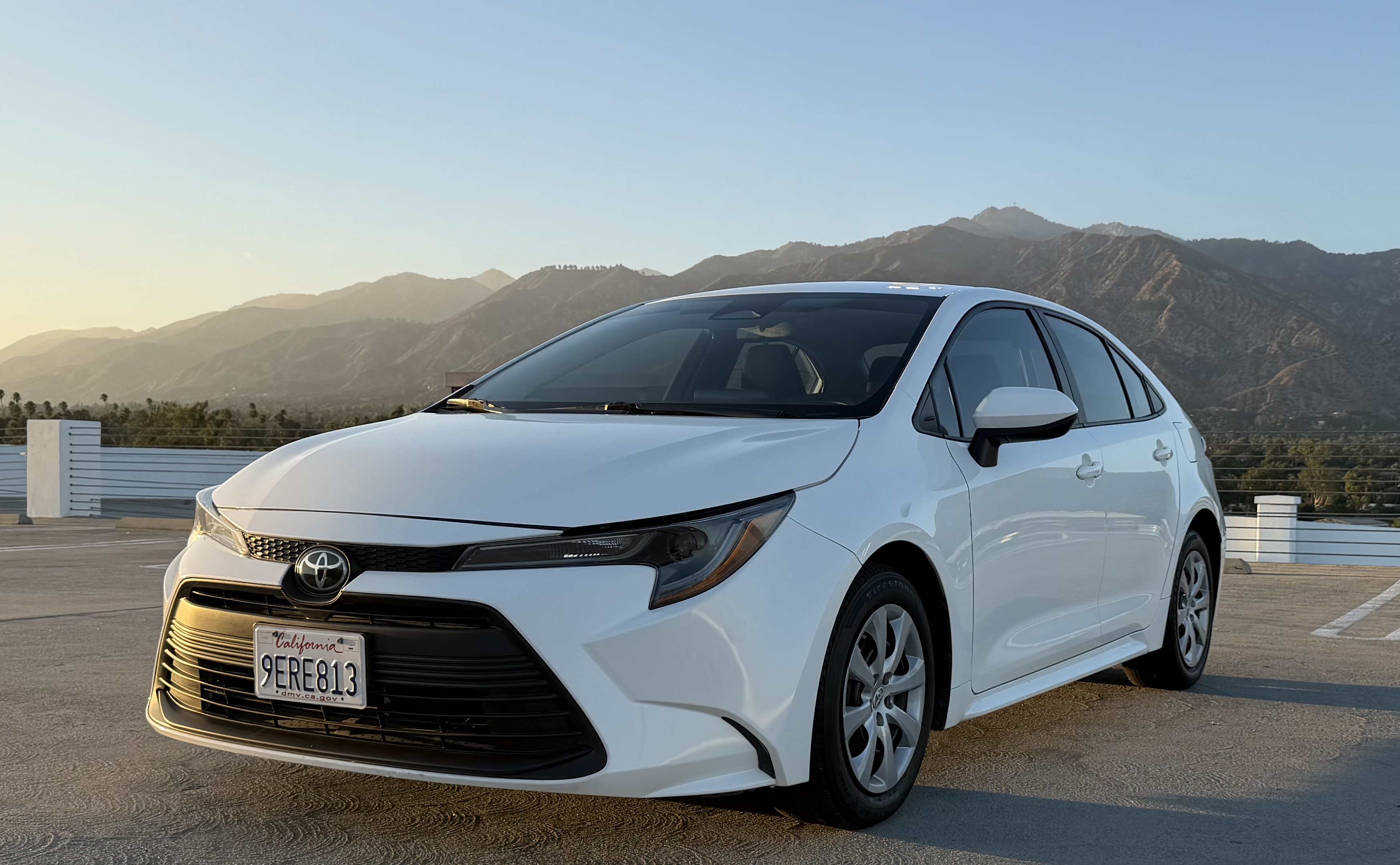Used 2023 Toyota Corolla LE FWD image 1