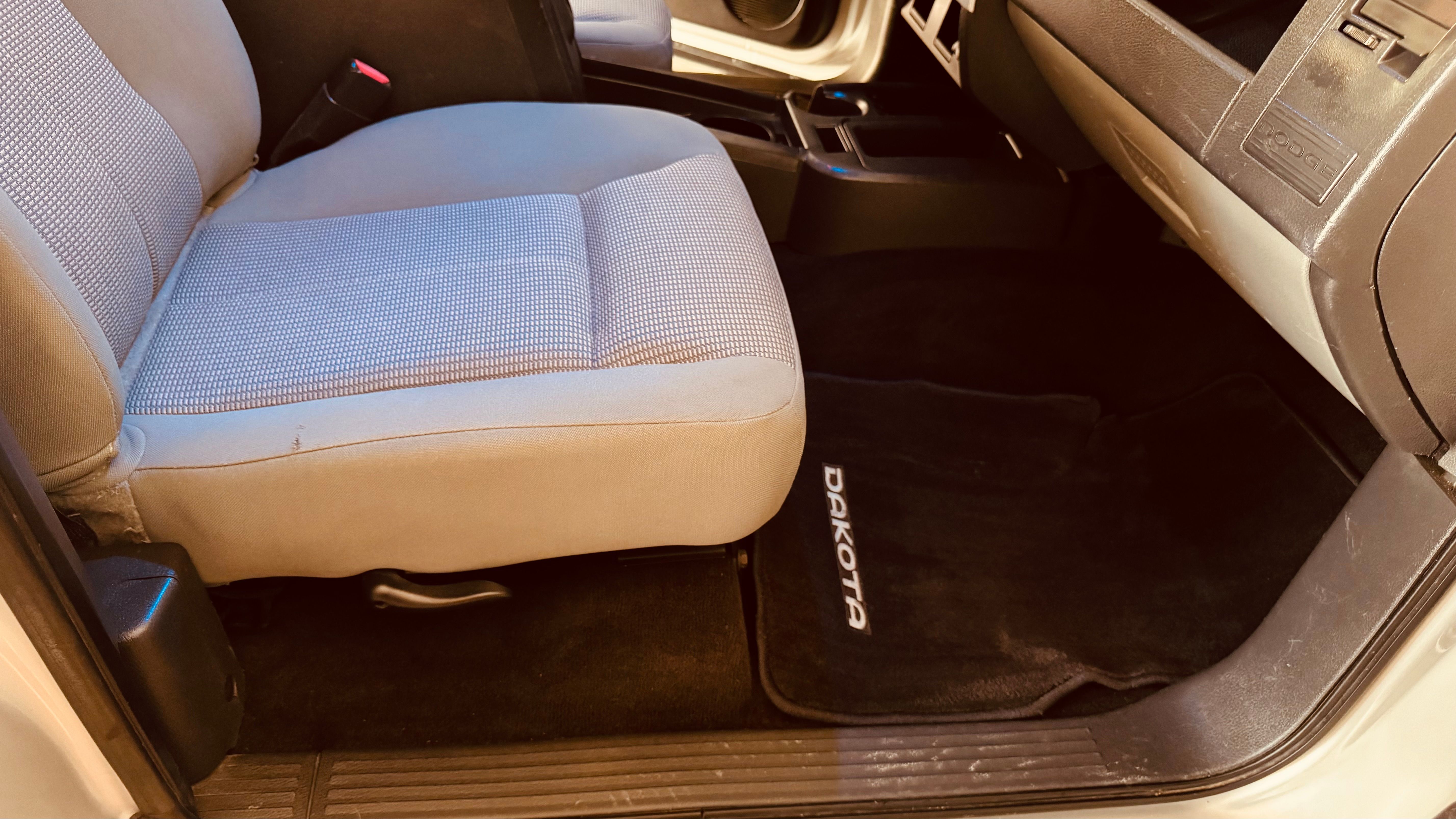 Used 2009 Dodge Dakota Laramie RWD image 22