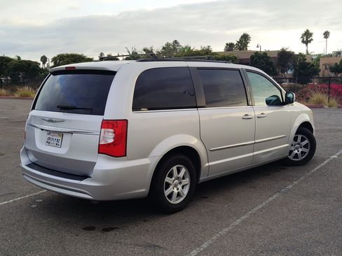 Used 2012 Chrysler Town & Country Touring w/ Entertainment Group #1 image 10