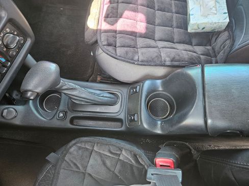 Used 2005 Chevrolet Monte Carlo LT w/ Preferred Equipment Group FWD image 16