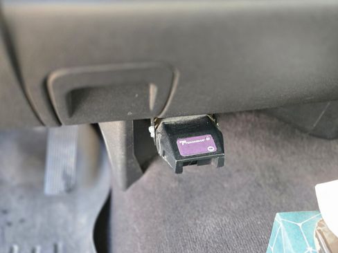 Used 2010 GMC Sierra 1500 SLE w/ Power Pack Plus image 13