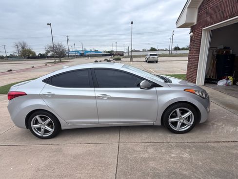 Used 2013 Hyundai Elantra Limited w/ Technology Pkg image 12