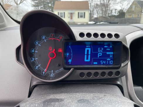 Used 2012 Chevrolet Sonic LT image 2