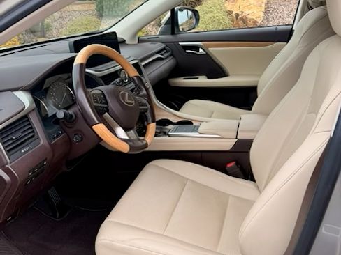 Used 2020 Lexus RX 450hL AWD w/ Premium Package image 9