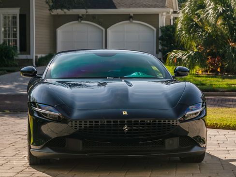 Used 2021 Ferrari Roma image 9