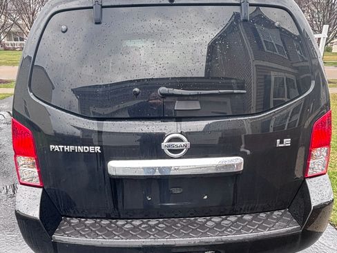 Used 2012 Nissan Pathfinder LE image 6