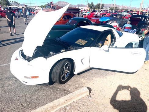 Used 1999 Chevrolet Corvette Coupe w/ Memory Pkg image 15