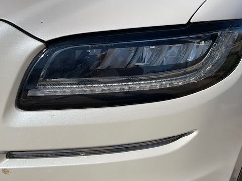 Used 2019 Lincoln Nautilus Reserve image 9