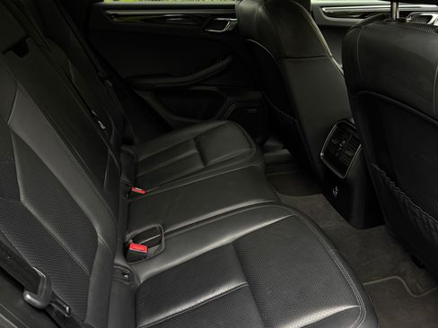 Used 2021 Porsche Macan S image 13