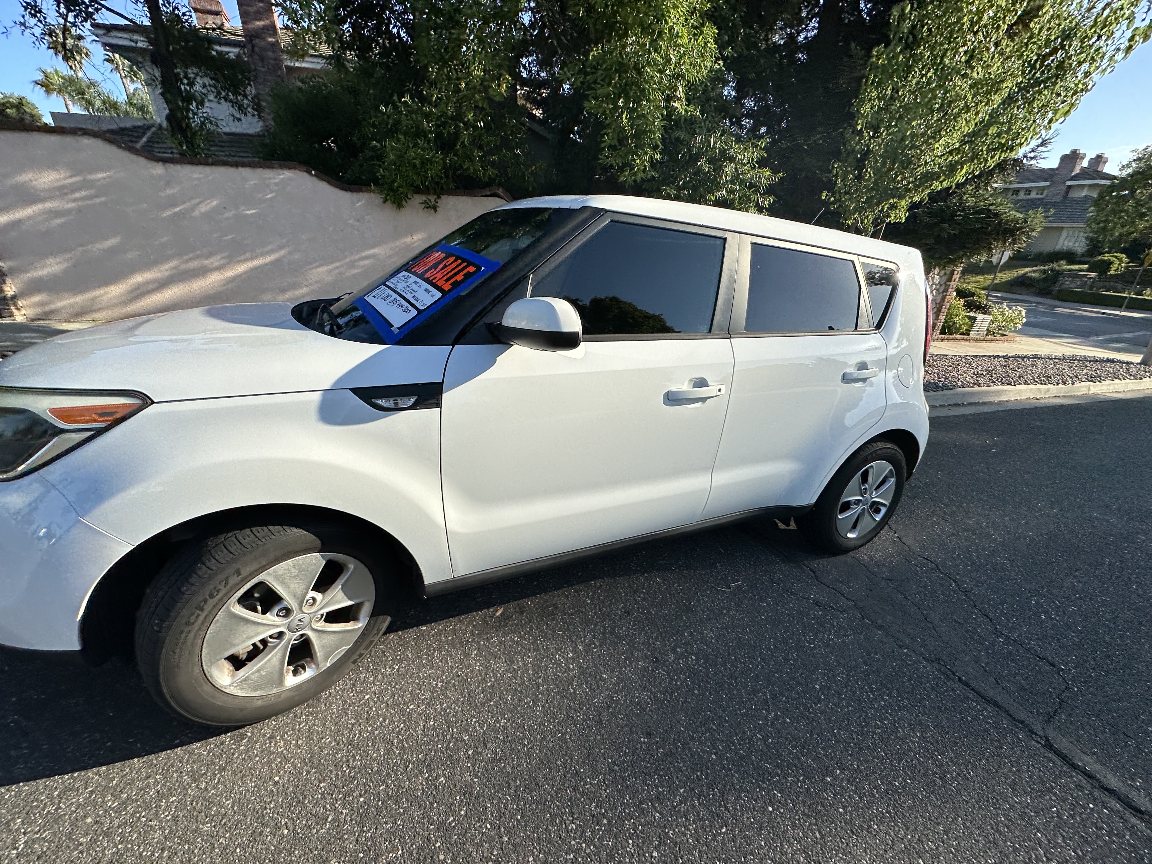 Used 2014 Kia Soul FWD image 2