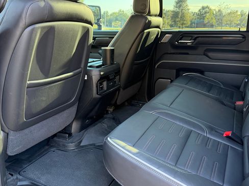 Used 2025 GMC Sierra 2500 AT4X image 13