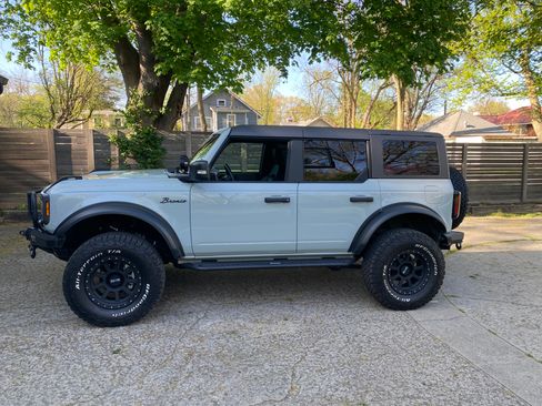 Used 2022 Ford Bronco Badlands AWD/4WD image 5