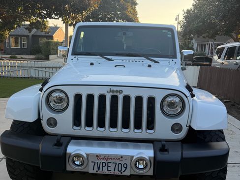 Used 2017 Jeep Wrangler Unlimited Sahara w/ Connectivity Group image 2