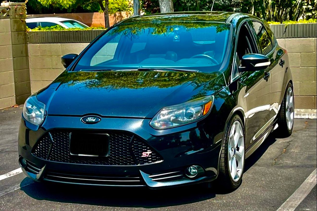 Used 2013 Ford Focus ST FWD image 2