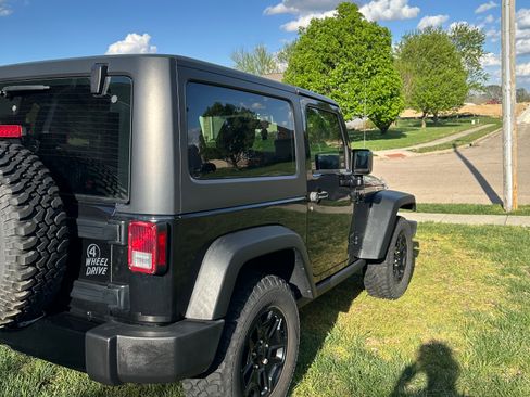 Used 2018 Jeep Wrangler Sport AWD/4WD image 5