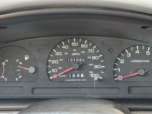 Used 1996 Nissan Pickup XE image 8