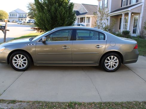 Used 2011 Buick Lucerne CXL image 5