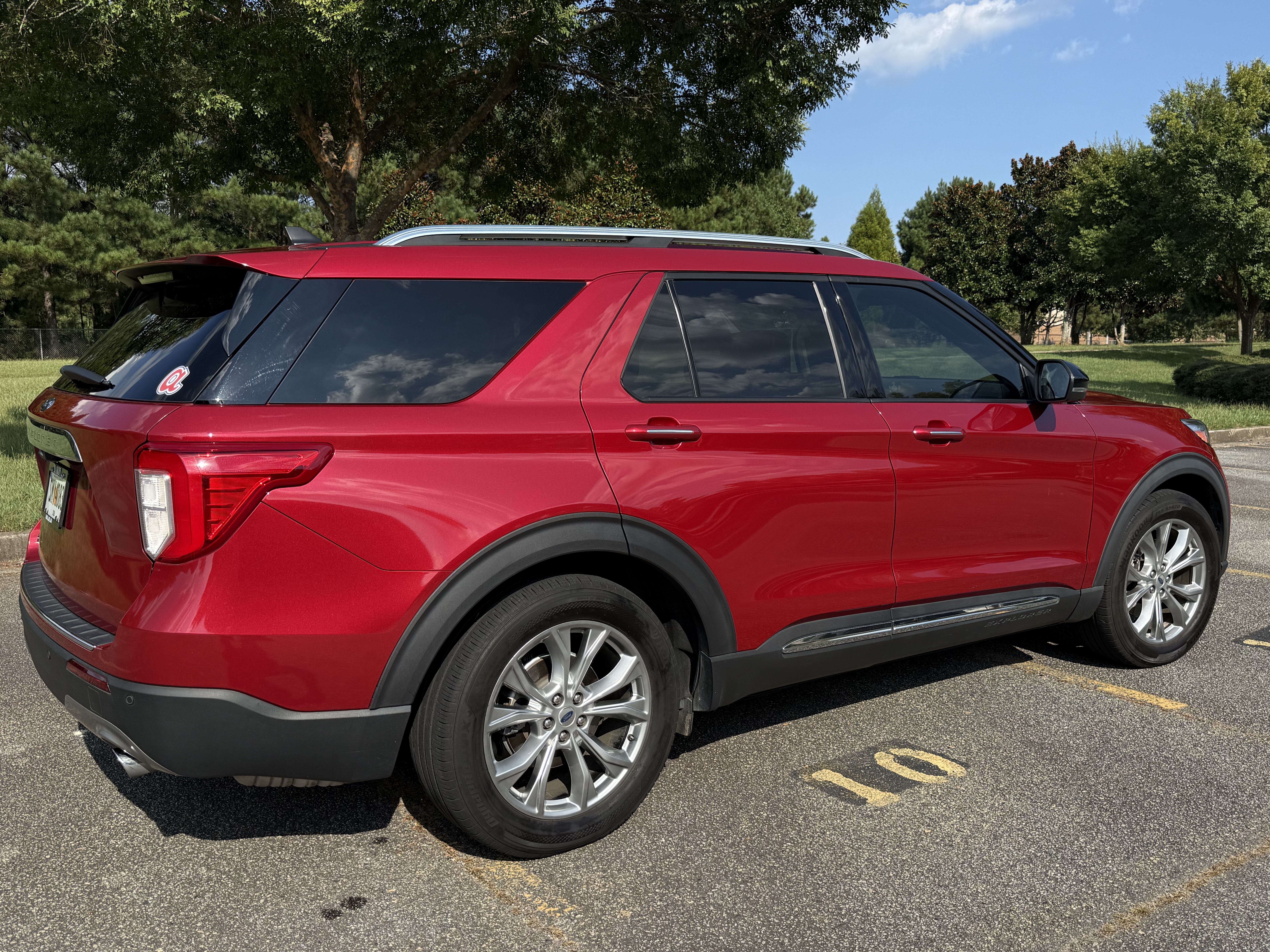 Used 2021 Ford Explorer Limited w/ Equipment Group 301A RWD image 4