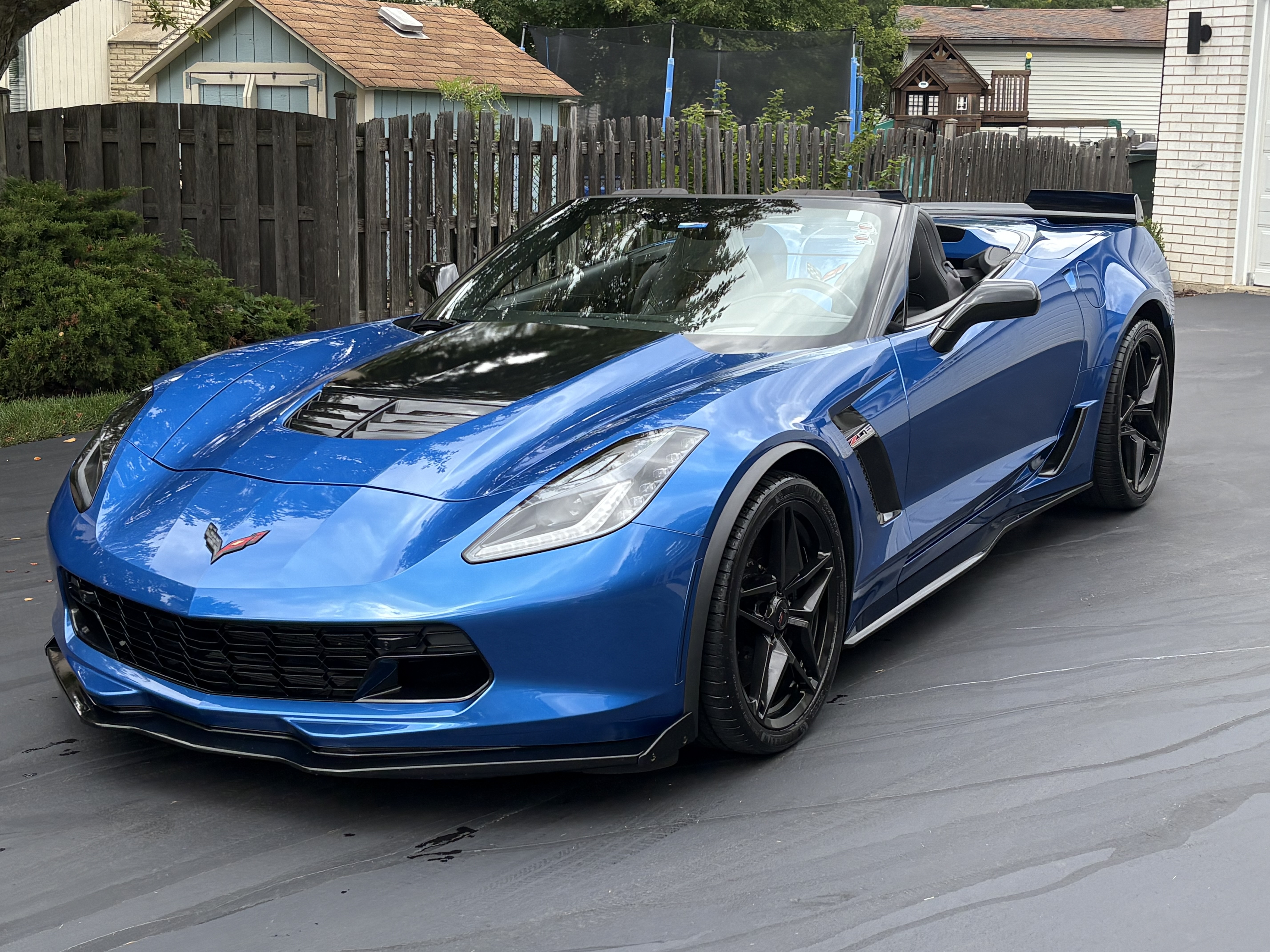 Used 2016 Chevrolet Corvette Z06 w/ 3LZ Preferred Equipment Group RWD image 2
