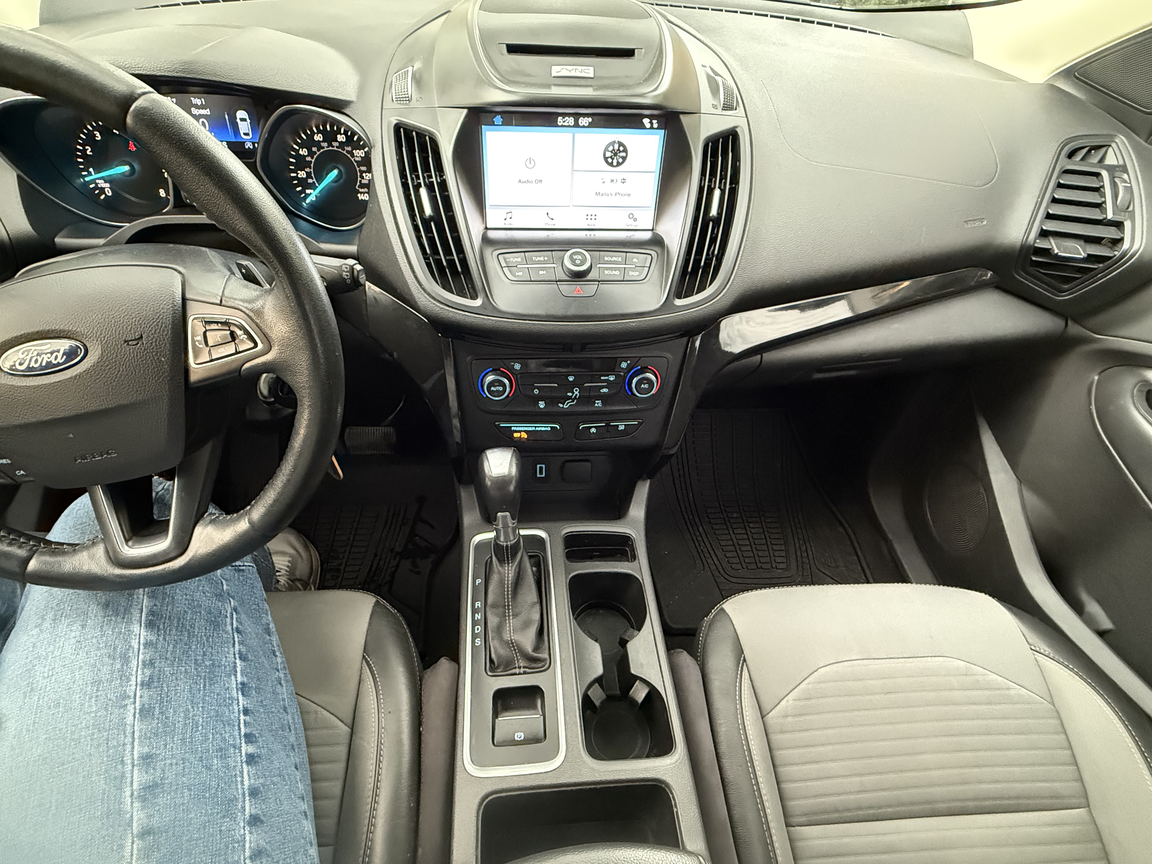 Used 2017 Ford Escape SE w/ Equipment Group 201A FWD image 12