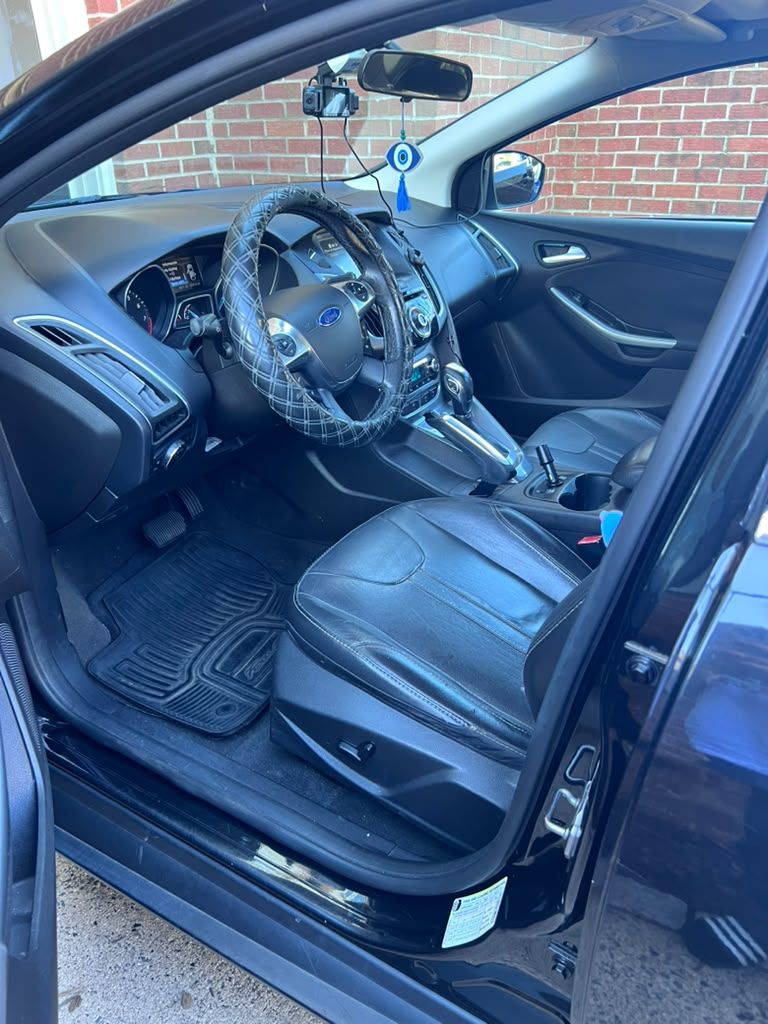Used 2013 Ford Focus Titanium FWD image 13