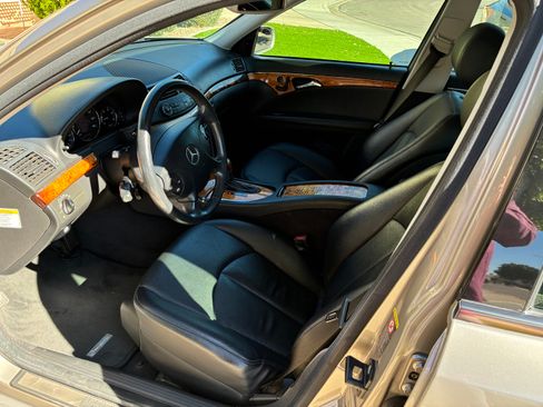 Used 2006 Mercedes-Benz E 320 CDI Sedan image 2