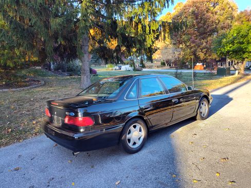 Used 1993 Ford Taurus SHO image 8