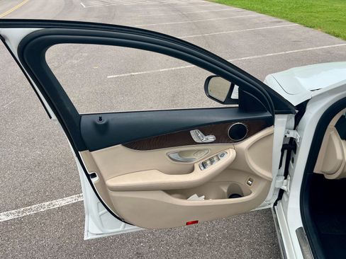 Used 2017 Mercedes-Benz C 300 Sedan image 16
