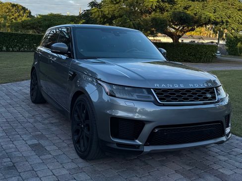 Used 2022 Land Rover Range Rover Sport SE image 2