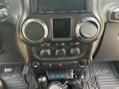 Used 2014 Jeep Wrangler Sport image 16