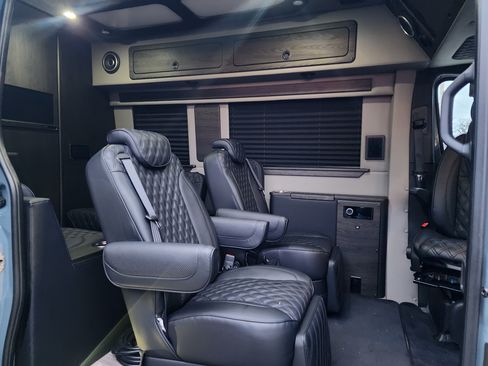 Used 2022 Mercedes-Benz Sprinter 2500 image 11