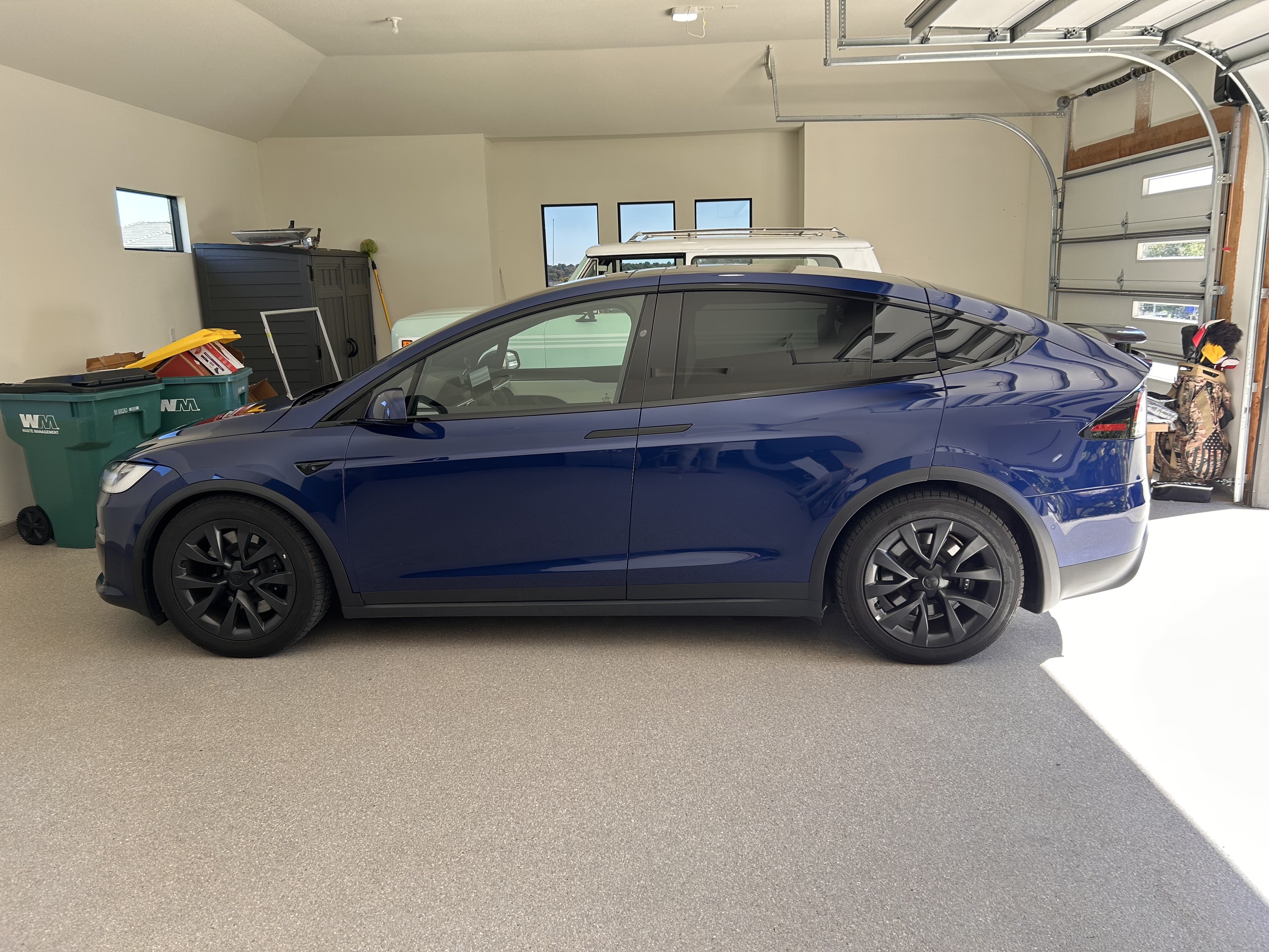 Used 2022 Tesla Model X AWD/4WD image 2
