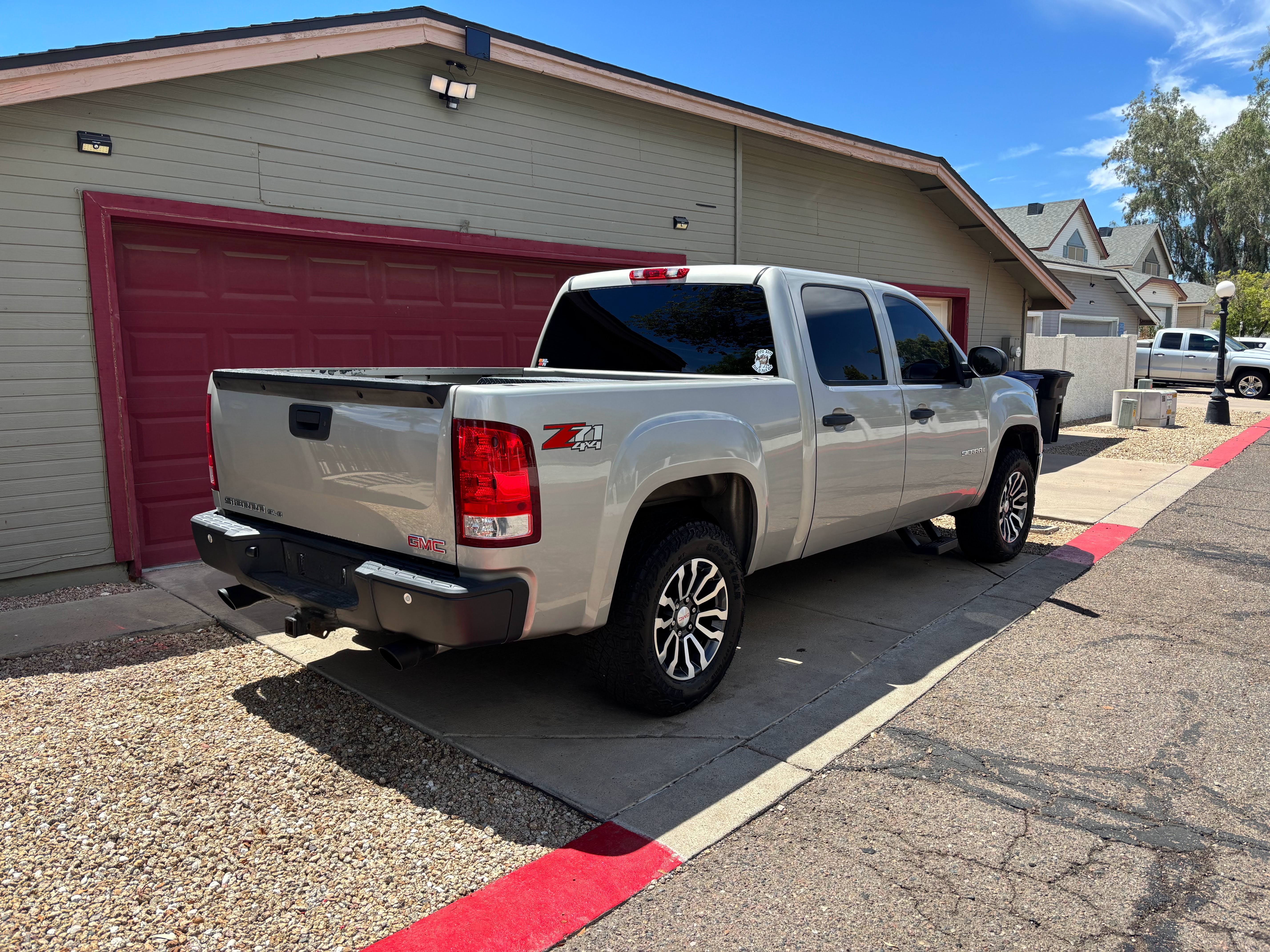 Used 2009 GMC Sierra 1500 SLE w/ Power Pack Plus AWD/4WD image 2