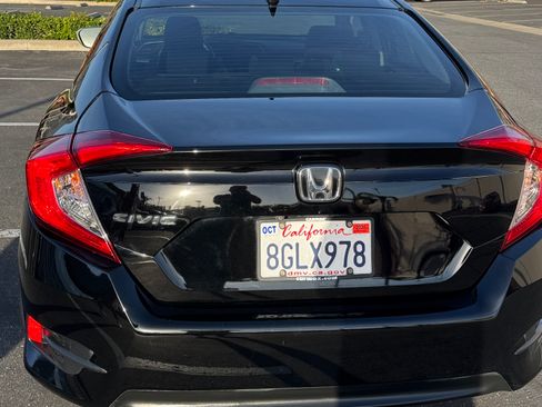 Used 2018 Honda Civic EX image 6