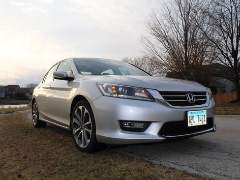 Used 2013 Honda Accord Sport image 2