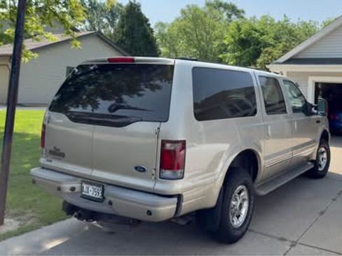 Used 2004 Ford Excursion Limited image 4