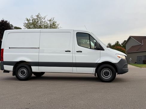 Used 2020 Mercedes-Benz Sprinter 2500 image 1