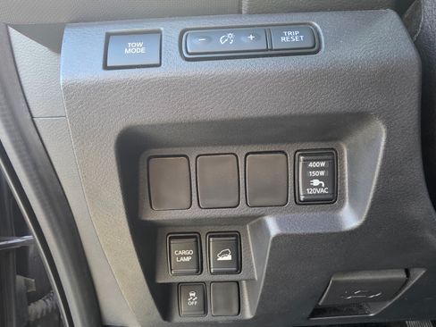 Used 2022 Nissan Frontier SV image 18