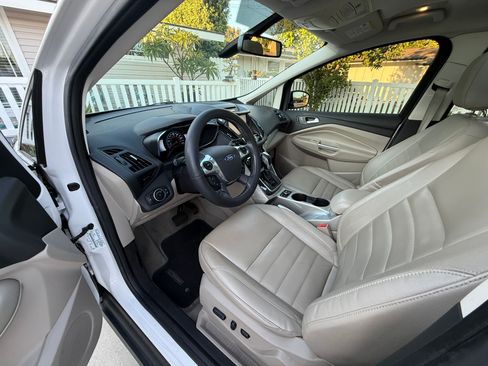 Used 2015 Ford C-MAX Energi SEL w/ Equipment Group 301A image 22