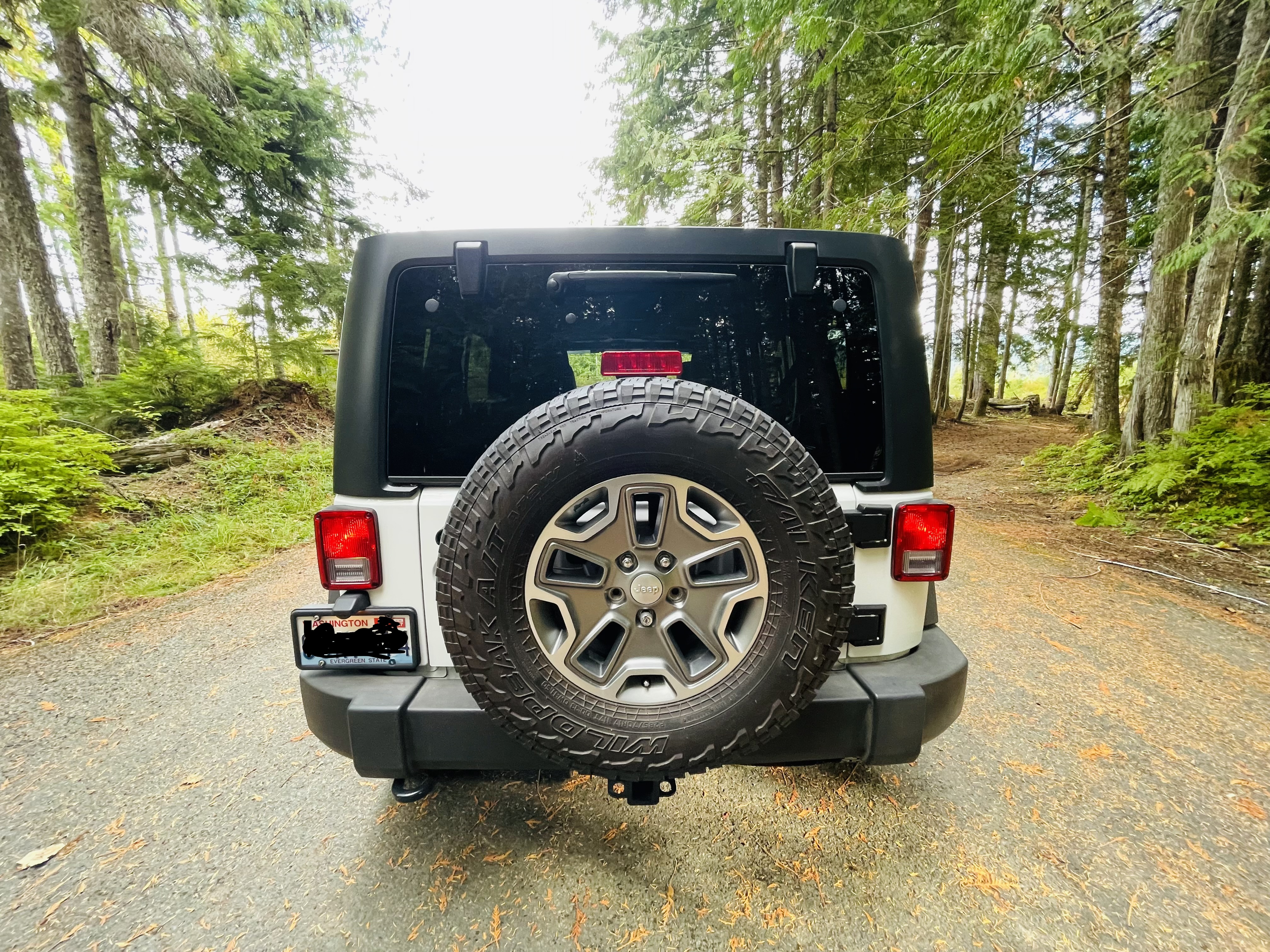 Used 2014 Jeep Wrangler Unlimited Rubicon w/ Connectivity Group AWD/4WD image 6