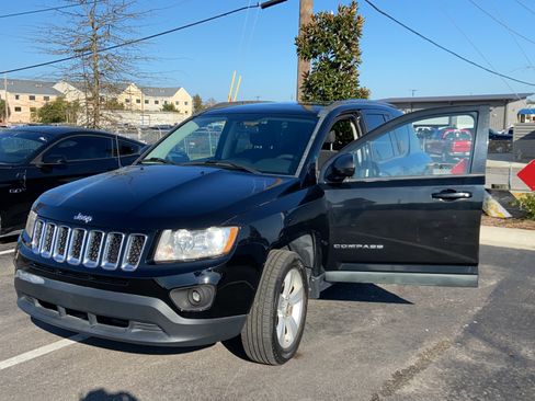 Used 2012 Jeep Compass Sport FWD image 2