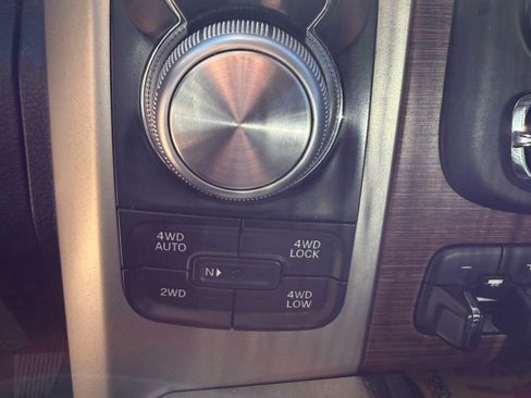 Used 2014 RAM 1500 Laramie w/ Convenience Group image 5