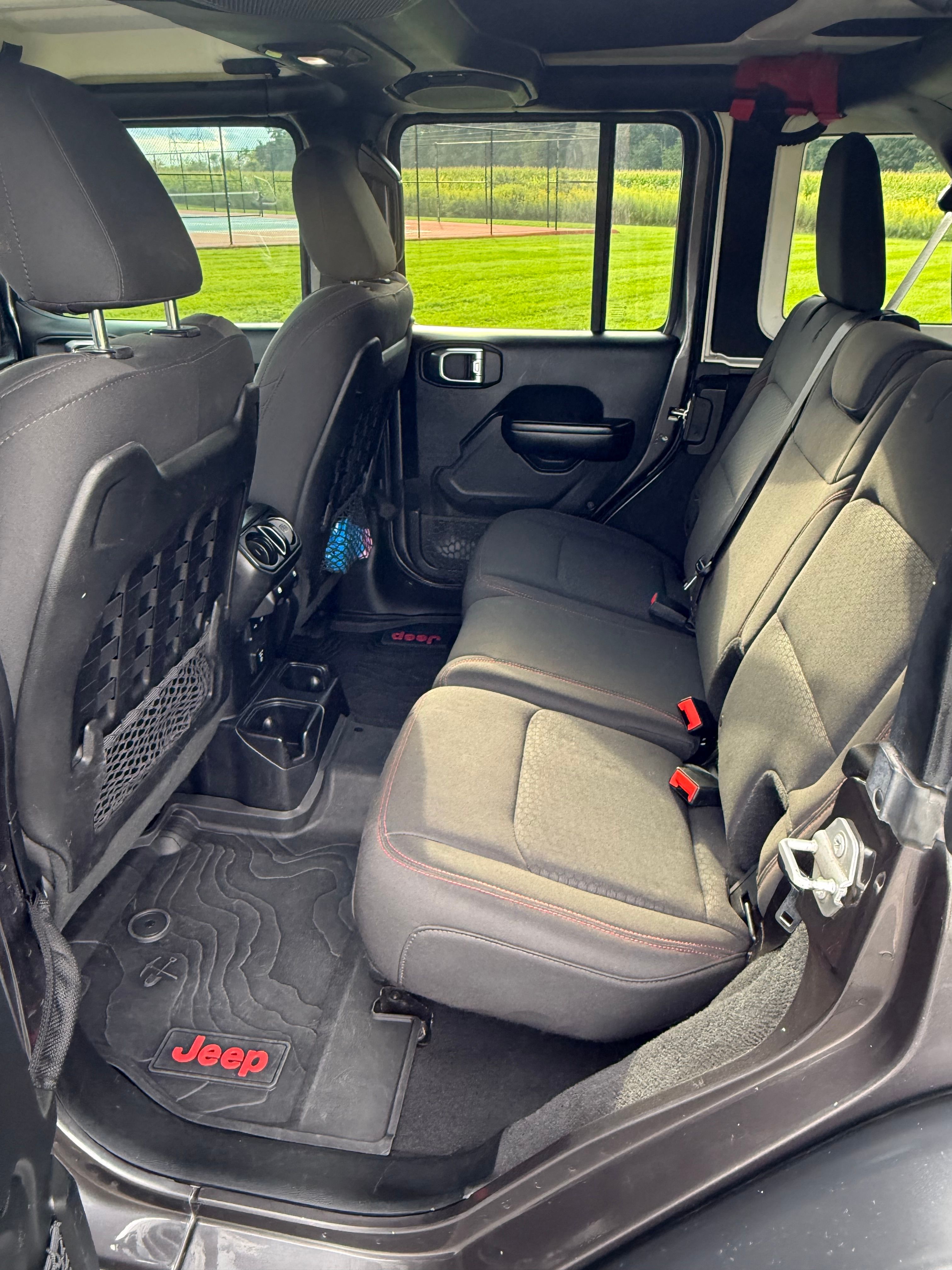 Used 2018 Jeep Wrangler Unlimited Rubicon w/ Dual Top Group AWD/4WD image 15