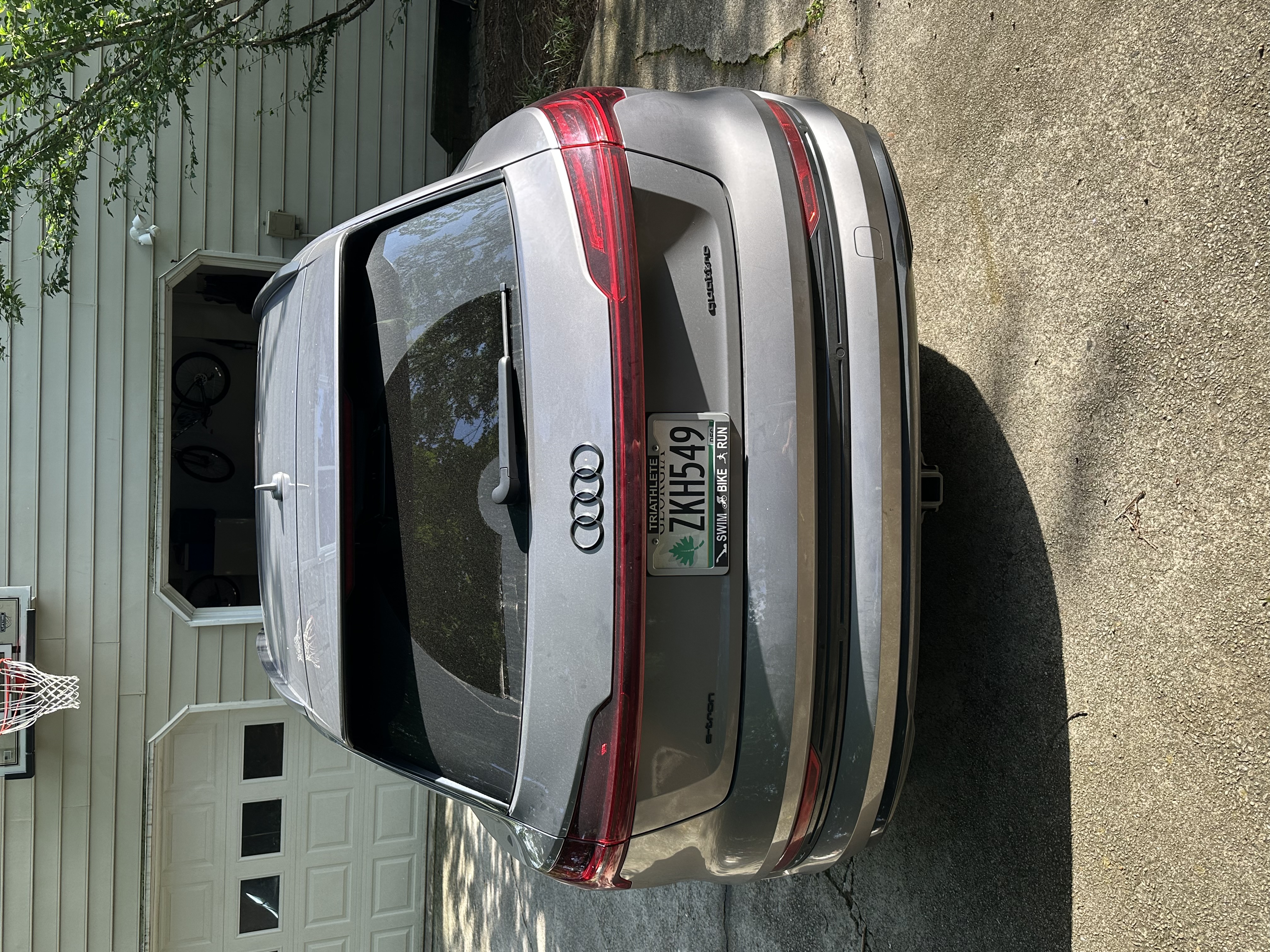 Used 2023 Audi e-tron Premium AWD/4WD image 5
