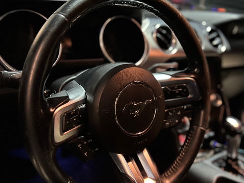 Used 2018 Ford Mustang GT Premium image 15