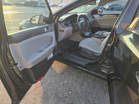 Used 2016 Hyundai Sonata SE w/ Cargo Package image 11