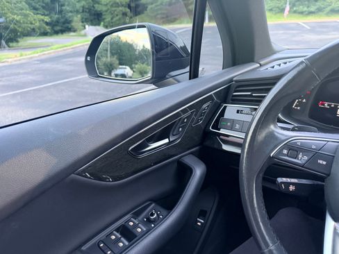 Used 2021 Audi Q7 2.0T Premium w/ Convenience Package AWD/4WD image 18
